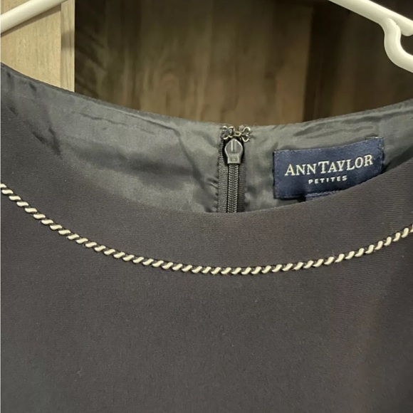 Ann Taylor Sleeveless Dress Size 6 petite Ann Taylor In Navy Blue NWOT - Picture 4 of 6